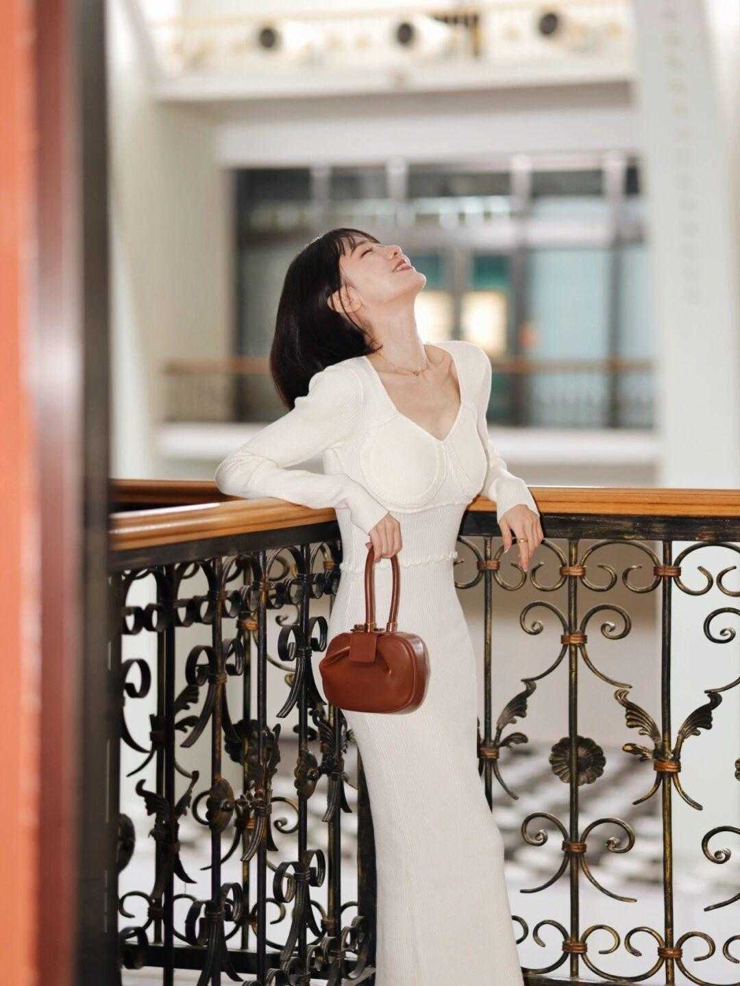 碎花裙|春天穿连衣裙就试试这些基础款,清新减龄又温柔,谁穿谁美