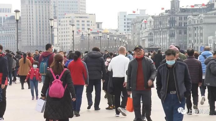 爱申活暖心春 ｜新年去哪沾牛气？景区迎来大客流，外滩金牛成主角！