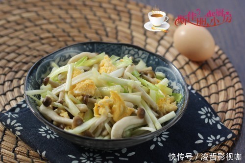 翻炒均匀|它是“清肠草”,鸡蛋和它是一对,肚腩平了腰也细了