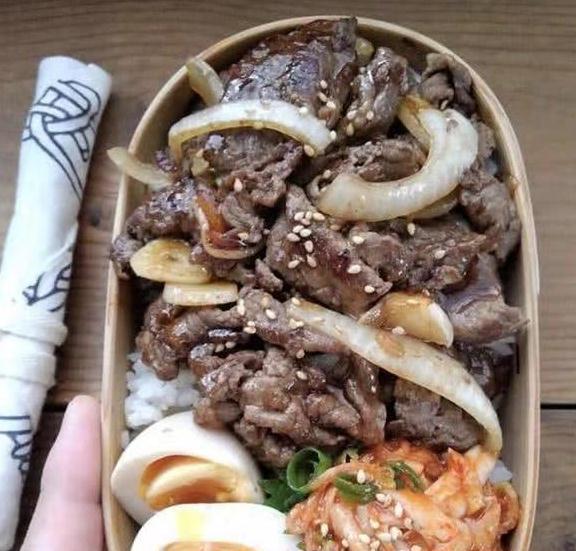 盒饭|日本老爸便当VS中国老爸盒饭,日本孩子:还是中国的盒饭比较好