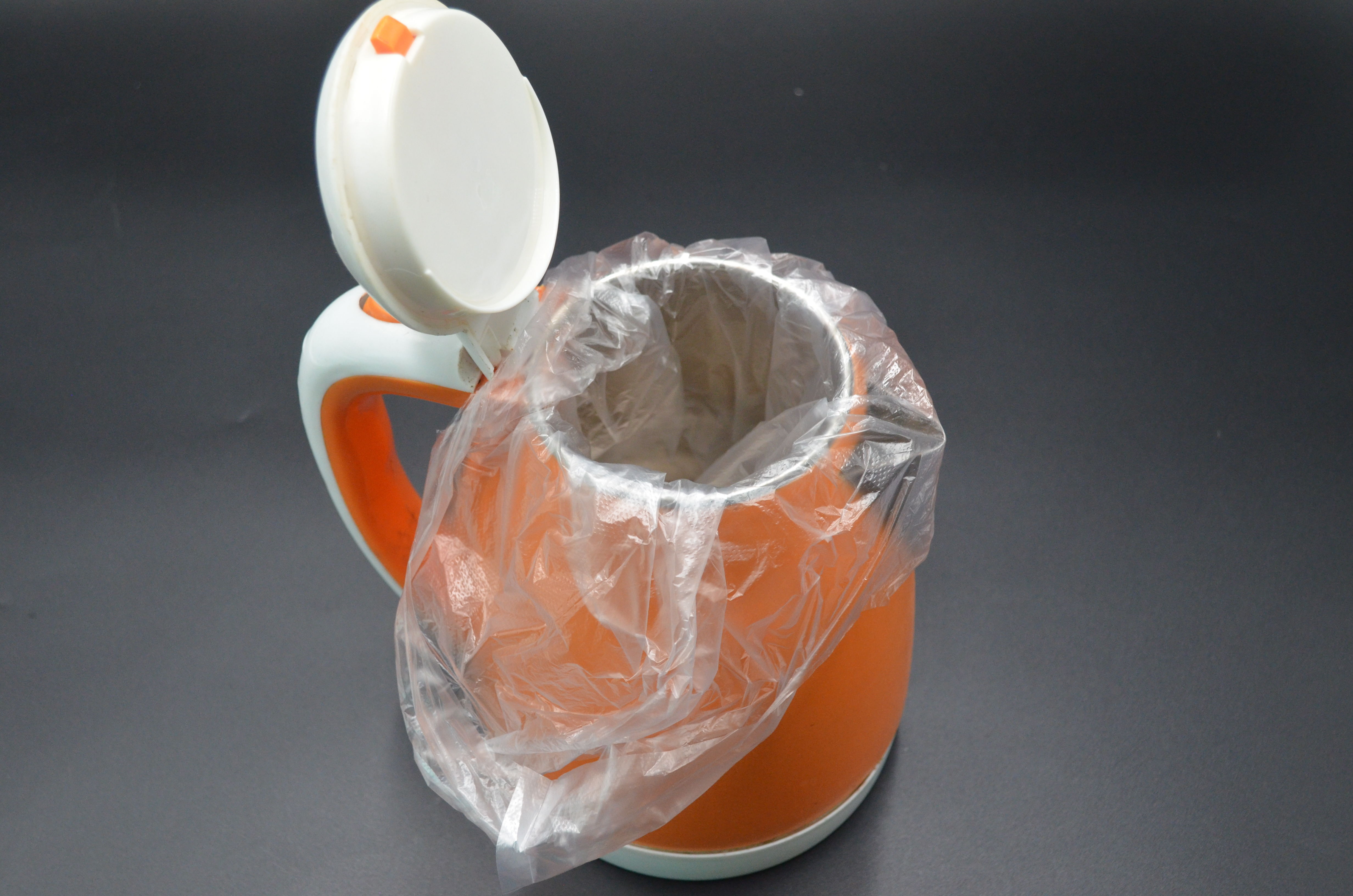 妙用|电热水壶旧了千万别扔,记住这3个小妙用,省事又方便!