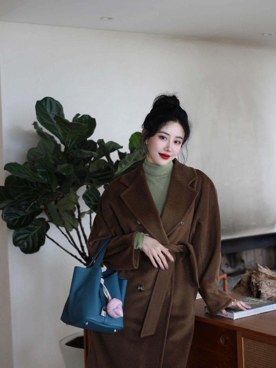 穿搭|冬天怎样穿得温柔又淑女,抽绳毛衣+针织阔腿裤,保暖又时尚!