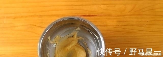 面团|一口下去就爆浆的卡士达酥皮泡芙，大气孔不塌陷的秘密都在这