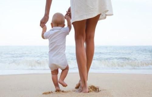 标准|宝宝发育标准时间一览表,快来对照一下自己的宝宝的是否达标