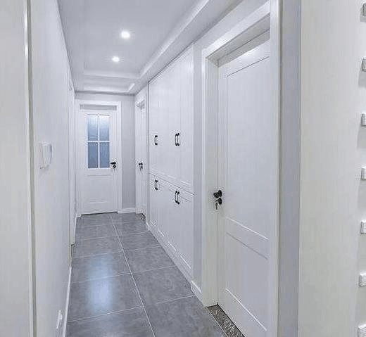 衣柜|老婆把“衣柜”装走廊,卧室多放一张床,亲友纷纷夸实用