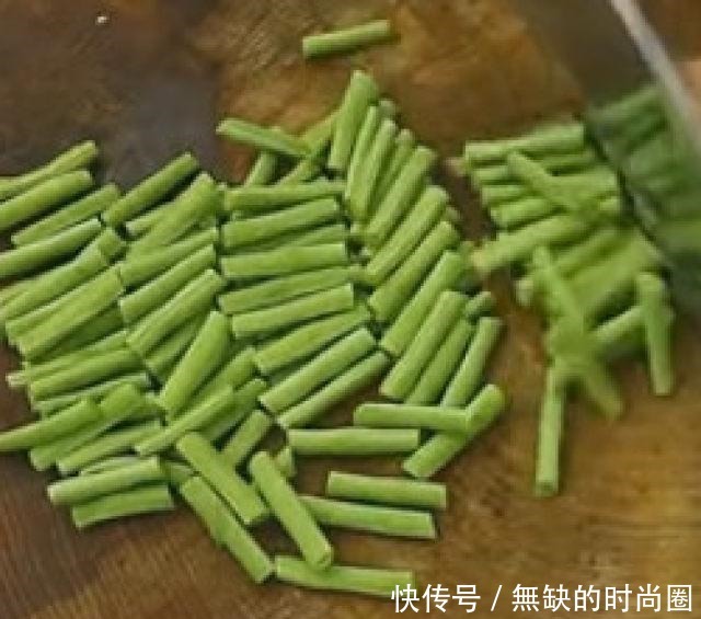 凉拌长豆角,比炒着吃更受欢迎!