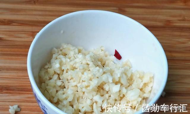 雨铭轩|原来鸡爪这样做这么好吃,比虎皮鸡爪还好吃,香气四溢天天吃不够