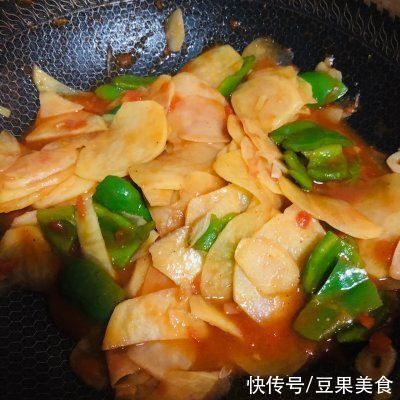 用这个技巧做满足你的胃—酸汁土豆片，味道好吃极了