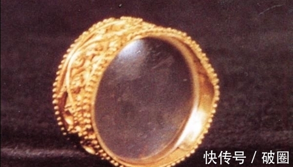 戴眼镜|放大10倍的500年古画,有个男人戴眼镜,古人是如何应对近视眼?