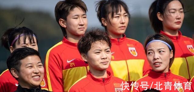孟买|中国女足顺利抵达印度孟买，正式开启女足亚洲杯之旅，17日晚首训