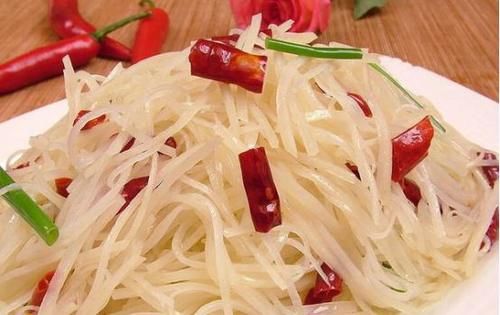 美食推荐：熘肉段，嫩炒猪肝，素炒白萝卜丝，青椒辣子鸡的做法