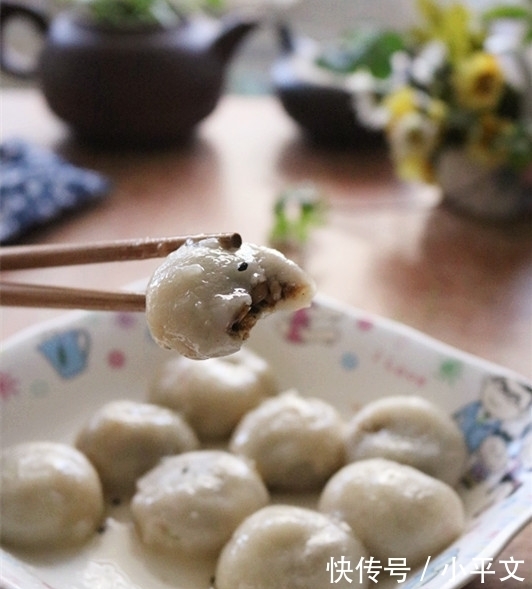 此款糯米小吃,软软糯糯香甜可口,嚼起来会弹牙,做法超简单