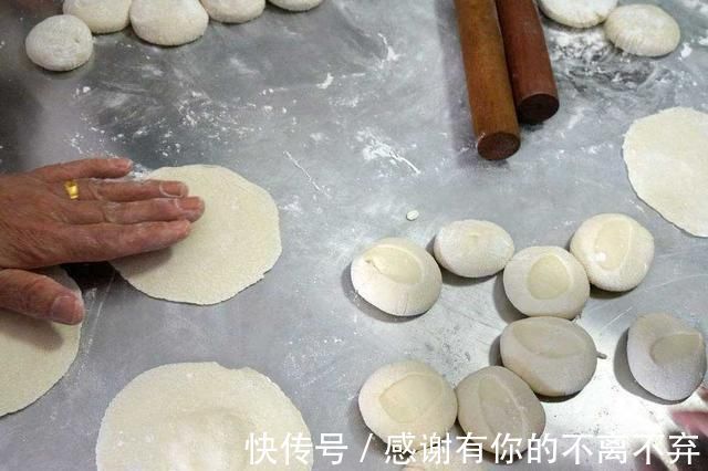 大葱切丁|这才是包子的正确做法,既美味又有营养,而且简单易上手