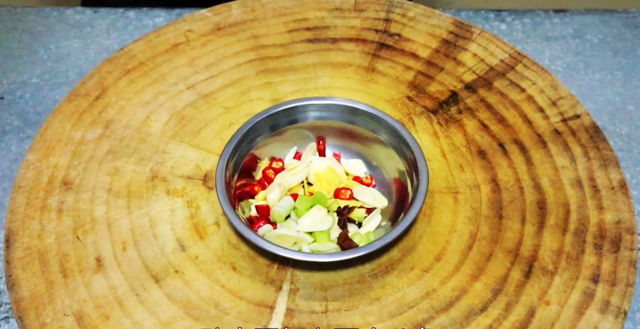 秋天别总大鱼大肉，多吃这12道家常素菜，低热量高营养，特别下饭