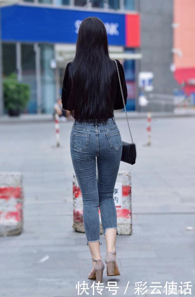 衣品好的时尚女生,穿牛仔裤也能美出新感觉,值得借鉴