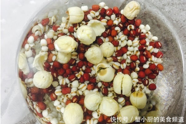 初春的早餐多吃这2样,做成粥来吃,10分钟上桌,补血怯湿降春