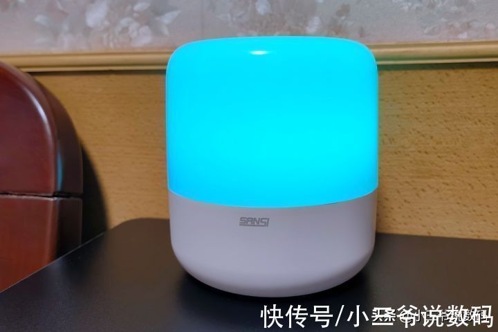 小夜灯|三思智能全彩床头灯Pro体验:“绝色”好灯、“家”倍美好