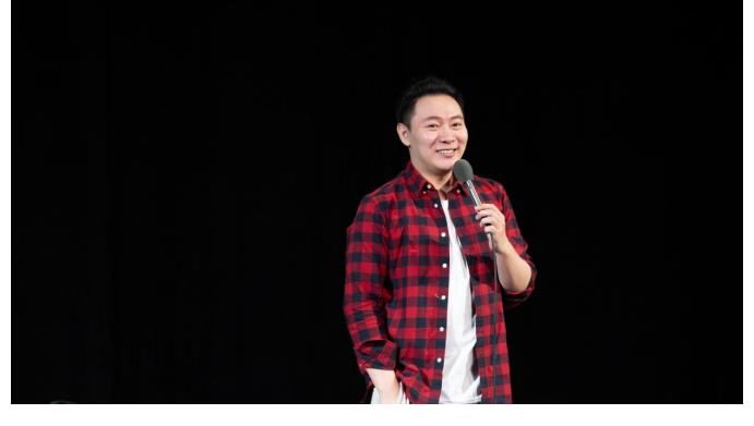 草根|东北脱口秀独苗?草根严值高凭何“逆袭”全国