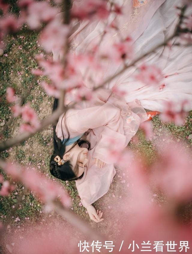 诗词$诗词里艳词虽多,读这一首就够了,末两句只有十字,可抵千言万语