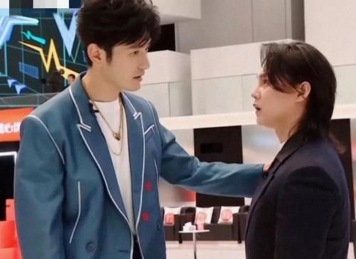 秦昊将接任黄晓明主持《浪姐2》？无主持经验，还不断玩爬山梗，粉丝心累了