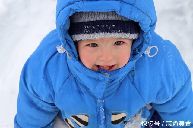冬季|冬季给孩子穿衣服,这样的方式最不可取!会让孩子受累、还受罪