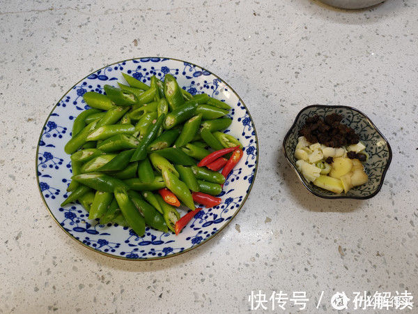 做辣椒炒肉,先炒辣椒还是先炒肉?不少人搞错了,难怪不香不好吃