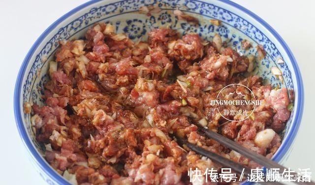 肉馅儿|千层肉饼的这个做法，吃着更方便，配粥吃，特满足，技巧全教你