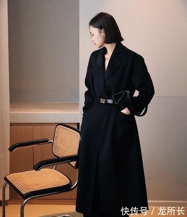 阔腿裤 女人哪怕没有减肥压力,大衣下面也别总配阔腿裤,这样搭更显瘦