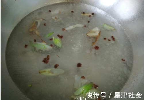 就馋这菜,这种吃法下饭不油腻,婆婆说没它吃饭不香