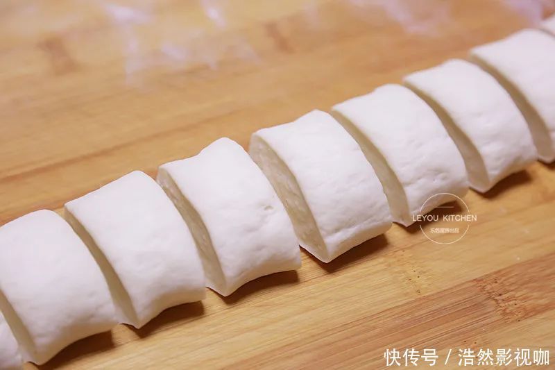 比肉|纯素馅大包子,鲜嫩多汁,比肉的还香,一次多蒸点,早餐也有了