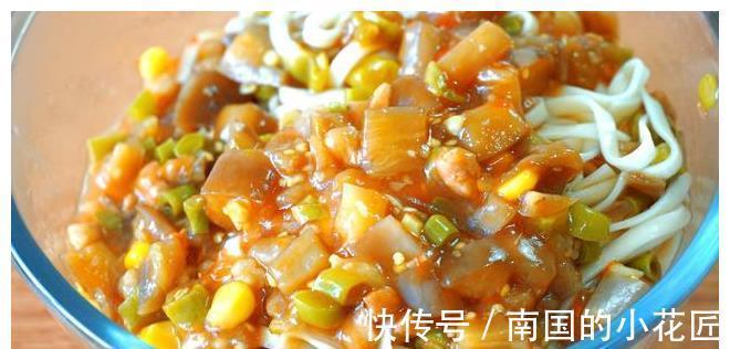 卤汁|茄子和面条一起做，原来这么好吃，比炸酱面还过瘾，每次都光盘！