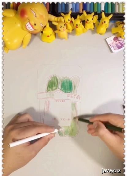 美术生|美术生左右手“同时”画画，本以为是玩笑，看到成品这是大神