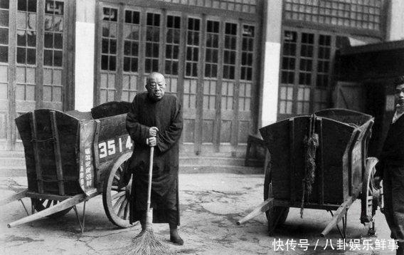 年轻|罕见民国老照片:年轻时的蒋介石一脸正气,图4女子穿旗袍很美!