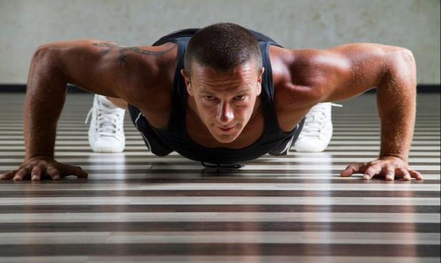 男性|俯卧撑一口气做多少个才合格建议50岁以上的朋友尝试一下