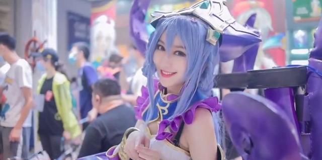 cos|COSER為還原角色有多拼?不僅“光腳上陣”,大佬直接剃“禿頭”