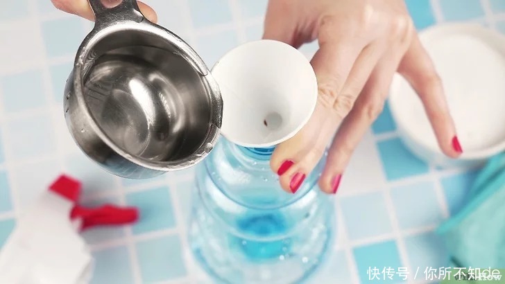 污渍|快速让镜子焕然一新！如何清洁镜子而不留下水痕？