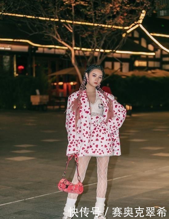 最美|最美街拍:轮回多少个世纪,我们相遇;积攒多少姻缘,我们才相恋