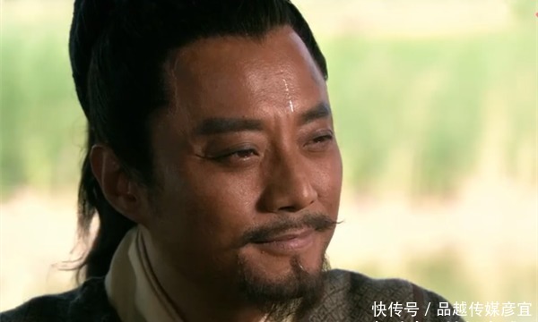 此人在梁山排名第三十，与宋江情深义重，阵亡后皇帝亲自追封