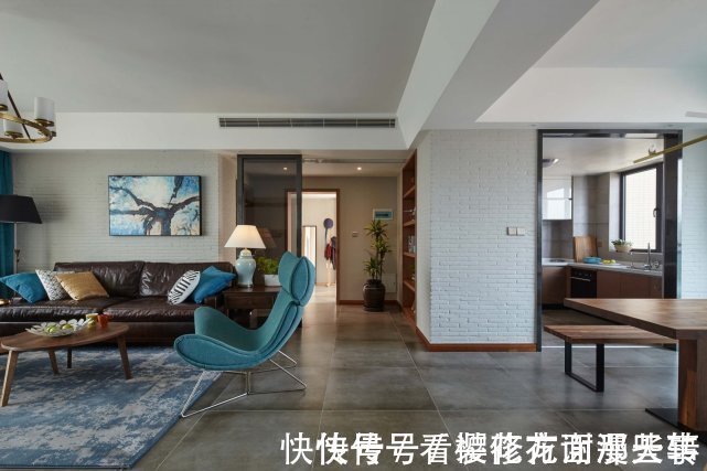 四居室|168平混搭风四居室，客厅以色调勾勒出一个恰如其分的蓝调区域