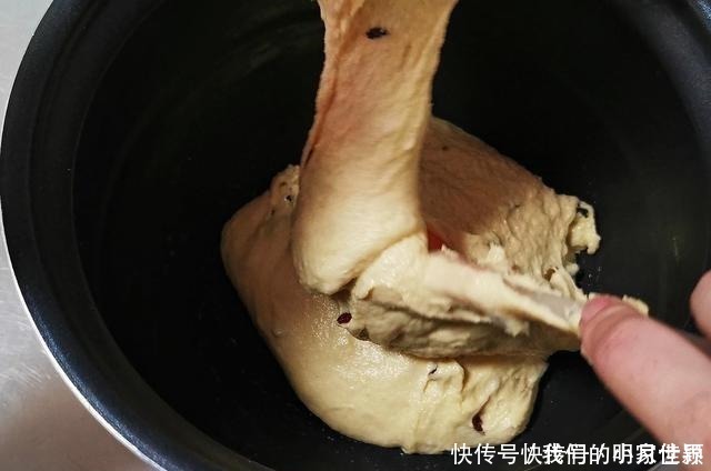 1碗玉米面，2个鸡蛋，不蒸不烤，松软香浓，孩子天天都想吃！