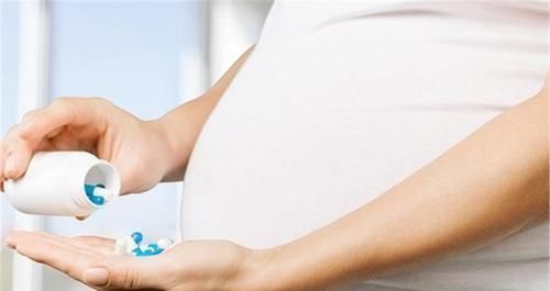 同卵双胞胎|刚生下2个娃,正当家人庆祝是“双胞胎”,护士说破:不是双胞胎