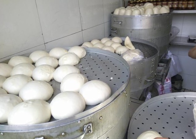 馒头店的馒头又大又白,加了啥东西做好4点,暄软筋道,你也行