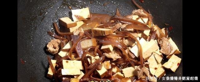 这菜冬天要多吃，既是“菜中玉石”又是“小人参”，不懂吃亏了