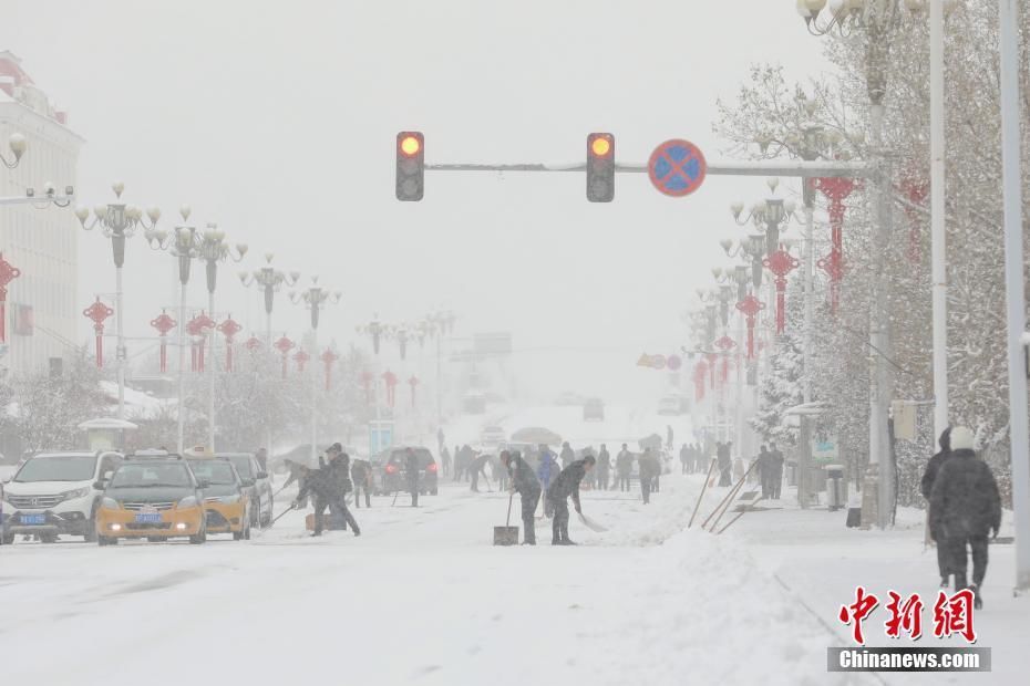  降雪|漠河迎入秋最大降雪 雪深超10厘米