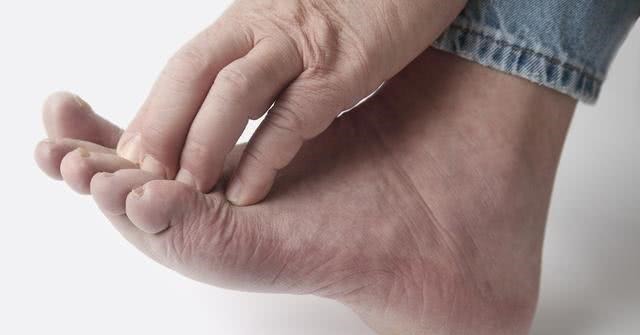 健康|排便时,大便经常“前头干硬,后边软粘”,可能是3种病找上门了