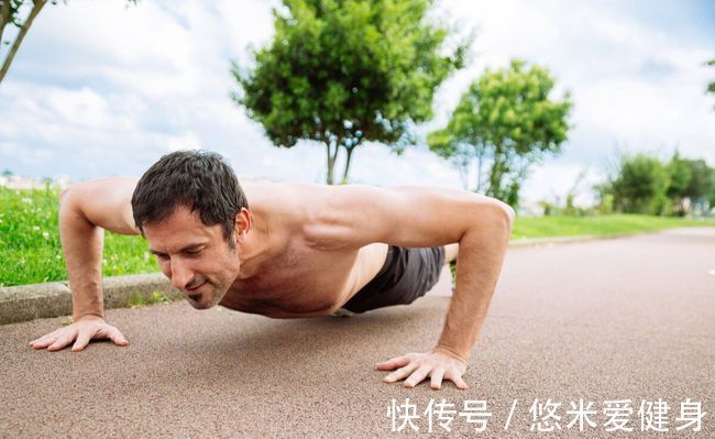 肌群|最容易被忽视的“核心肌群”,做好4个动作,快速增强核心力量