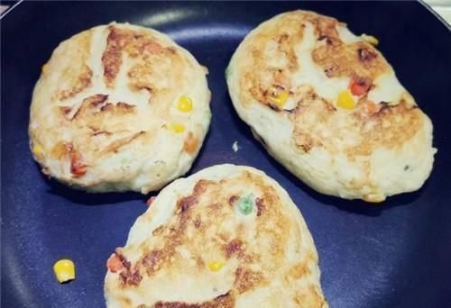 豆腐鸡蛋饼|早上鸡蛋和它拌，是最佳补钙早餐，常给孩子食，个子比同龄人高