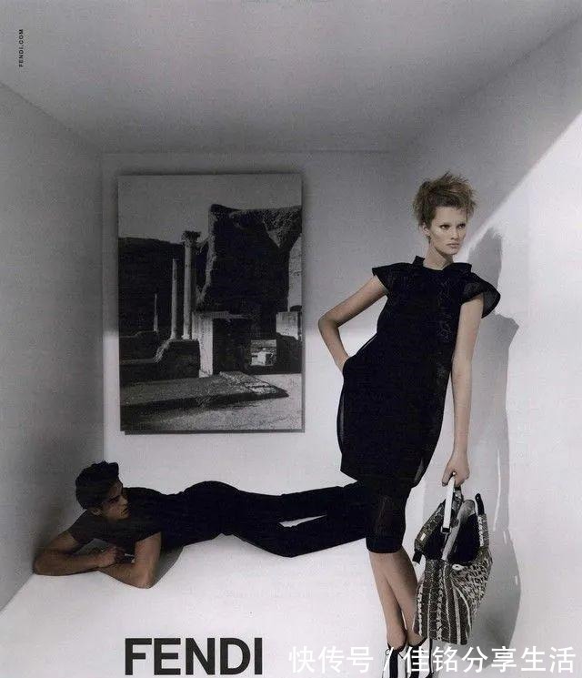 peekaboo 无论时尚圈的风怎么刮,Fendi这个包包都永不过时!