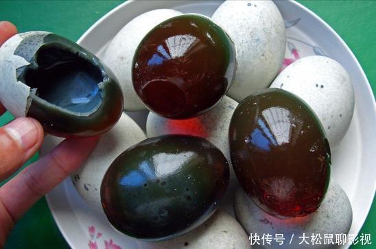 过年买皮蛋,别再随便挑了,牢记3不要技巧,个个新鲜又好吃