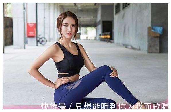 身姿 紧身打底裤美女,尽显曼妙身姿,有着简约清新的气质